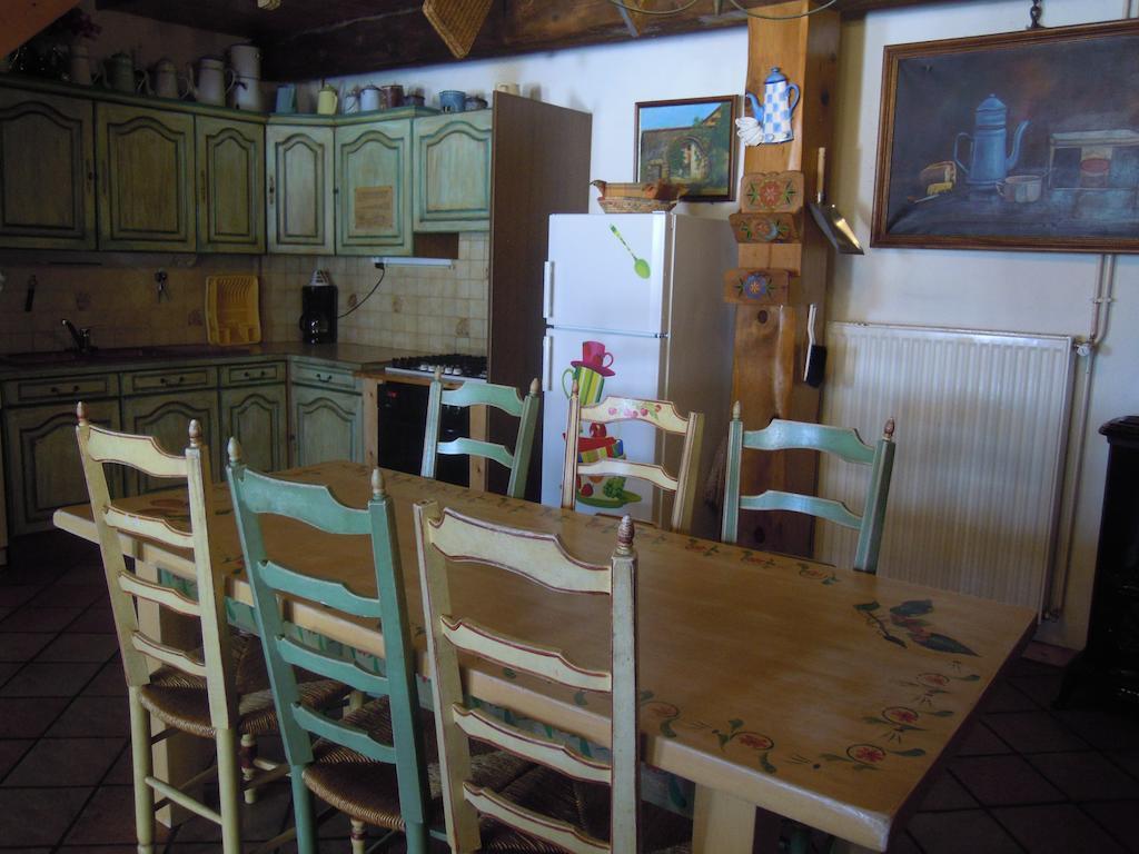 Vila Gite Le Francillon Les Estables Pokoj fotografie